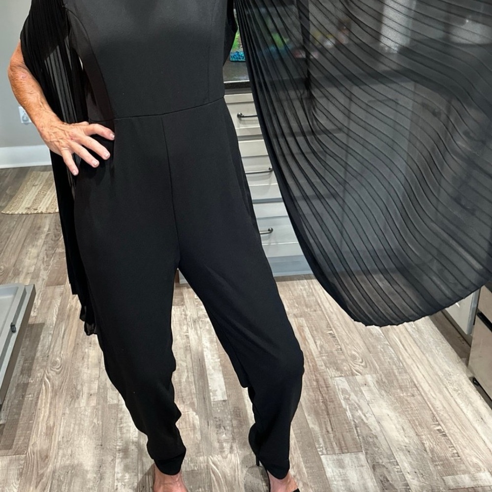 Woman’s one piece jumpsuit - Picture 3 of 8